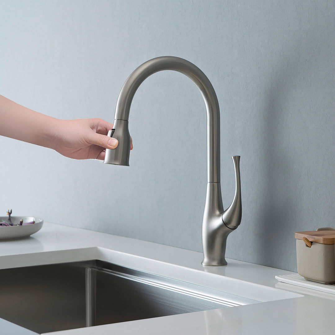 Kansas Single-Handle Pull-Down Kitchen Faucet