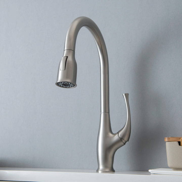 Kansas Single-Handle Pull-Down Kitchen Faucet