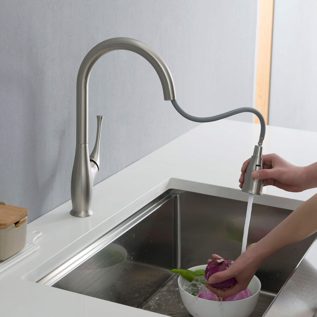 Kansas Single-Handle Pull-Down Kitchen Faucet