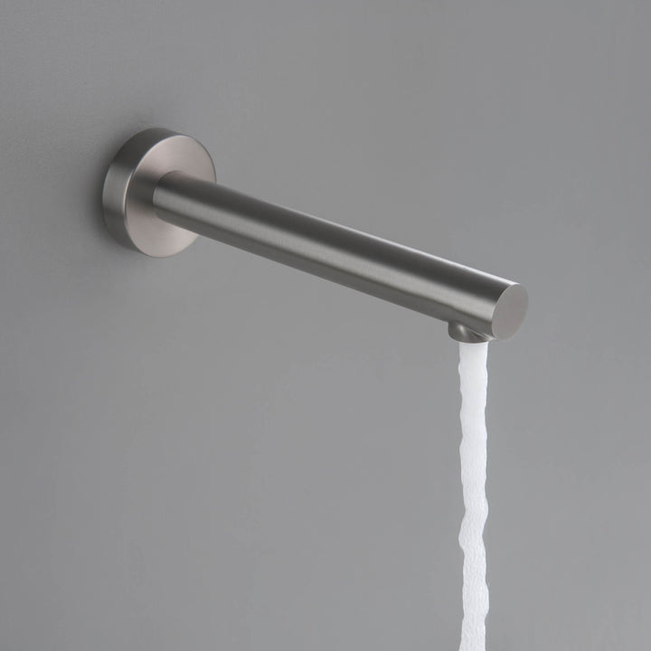 Halo Metal Tub Spout